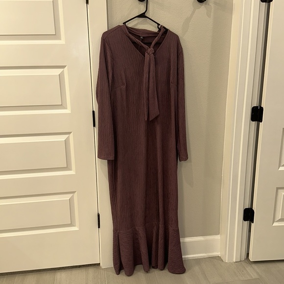 EUC Women’s SHEIN Brand Long Sleeve Stretch Dress Plus Size Solid Crepe - Picture 2 of 10